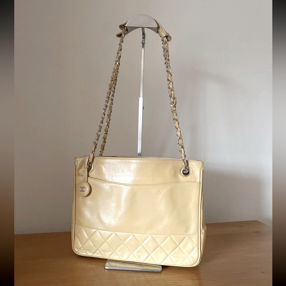 CHANEL Pale Yellow Leather Shoulder Bag with Gold Chain